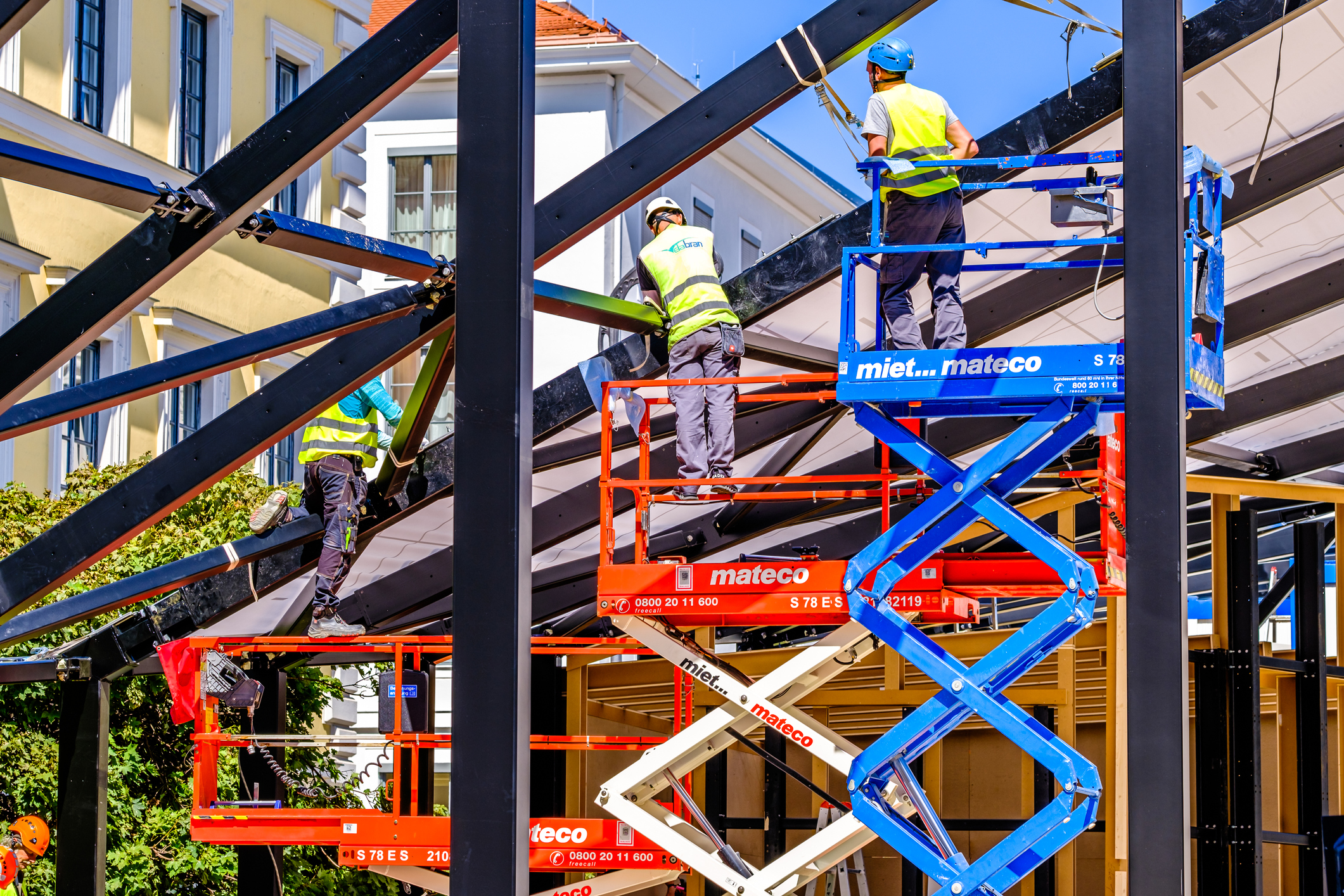 Hub- und Arbeitsbühnen